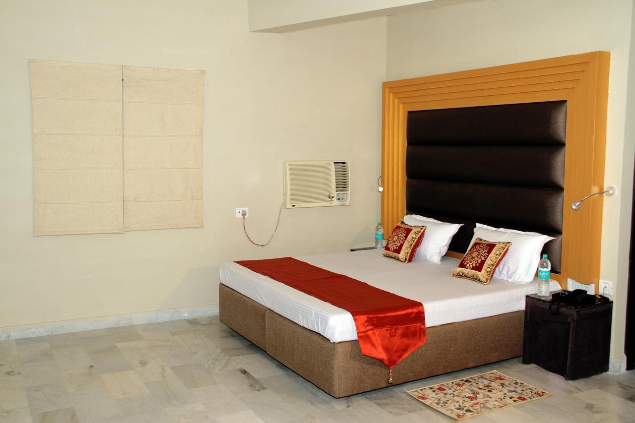 Hotel Gathbandhan Agra  Esterno foto